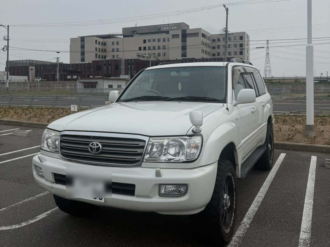 買取車両のトヨタ ランドクルーザー100（2005年式）